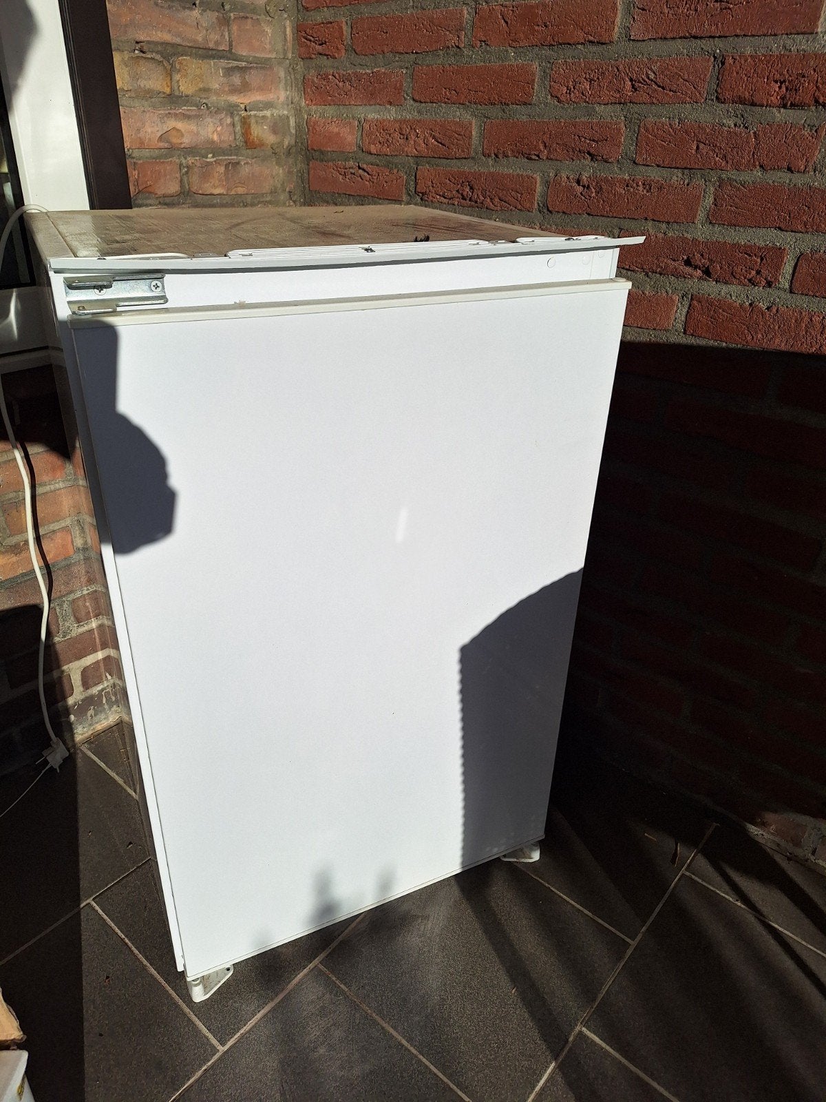 defecte inbouwkoelkast inclusief laden, Zonder vriesvak, 75 tot 100 liter, Energieklasse A of zuiniger, Niet werkend