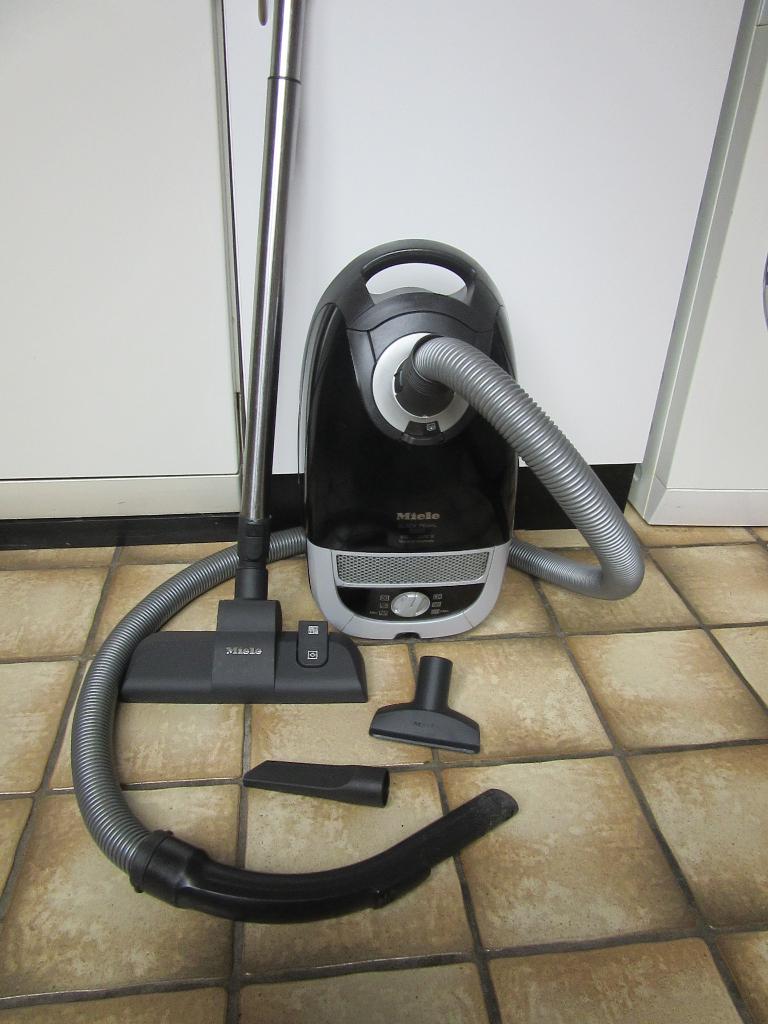 Miele Stofzuiger Black Pearl 5000  300-----2200 watt, Gebruikt, Overige typen, Miele, 2000 watt of meer