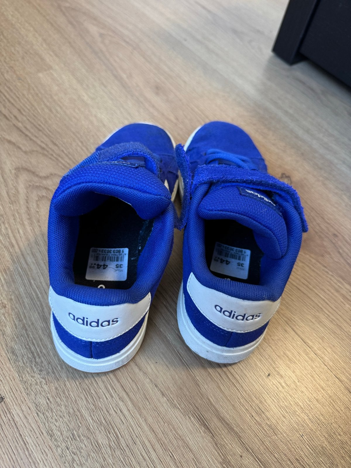 Nieuwe Adidas jongensschoenen maat 35 - Blauw, Kinderen en Baby's, Kinderkleding | Schoenen en Sokken, Ophalen of Verzenden, Nieuw