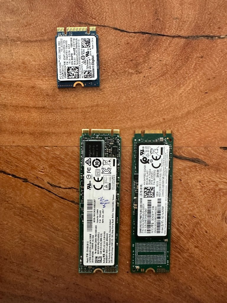 partij 14x SSD 1x 128gb en 13x 256gb M2-sata NVMEzie foto's., Computers en Software, Harde schijven, Ophalen, Intern, Gebruikt