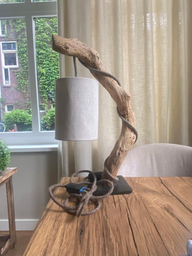 Unieke drijfhout tafellamp met linnen kap, Huis en Inrichting, Lampen | Tafellampen, Ophalen, Zo goed als nieuw, Hout, Minder dan 50 cm