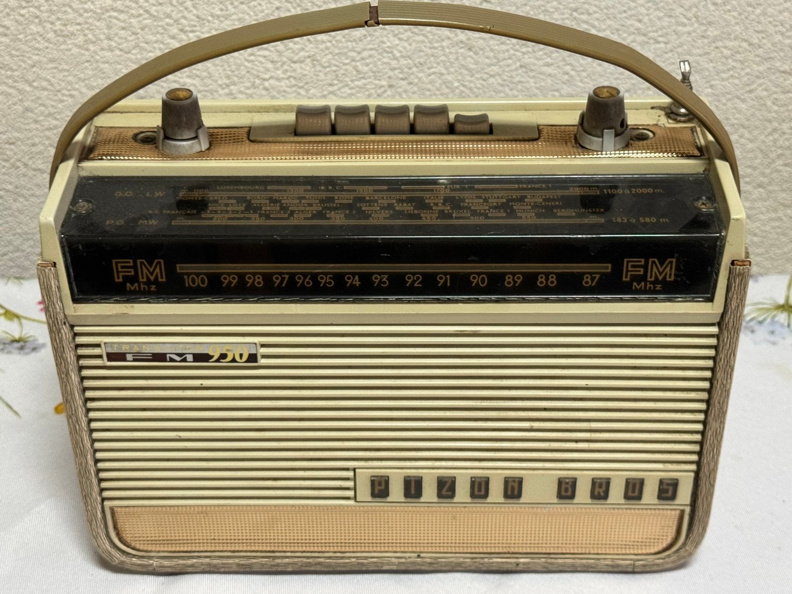 Oude transistor radio bizon bros speelt pr incl vzk, Ophalen of Verzenden, Radio