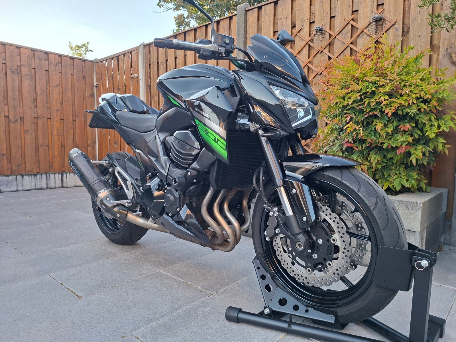 Prachtige Kawasaki Z800 ABS Performance 2016 - Akrapovic, 4 cilinders, Motorrijbewijs A, Gebruikt, Particulier