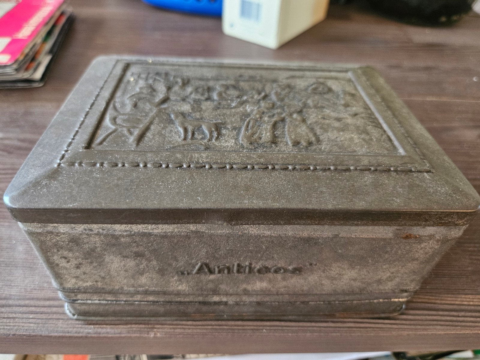 Aticos blikken doos met reliëfdecoratie, Ophalen of Verzenden