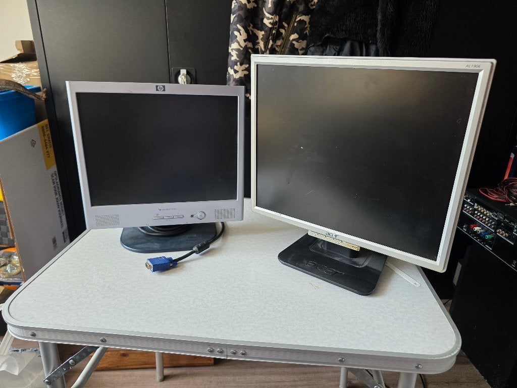 2x vintage LCD monitoren – Acer AL1906 + HP Pavilion f1523, Computers en Software, Monitoren, Gebruikt, 60 Hz of minder, VGA, Kantelbaar