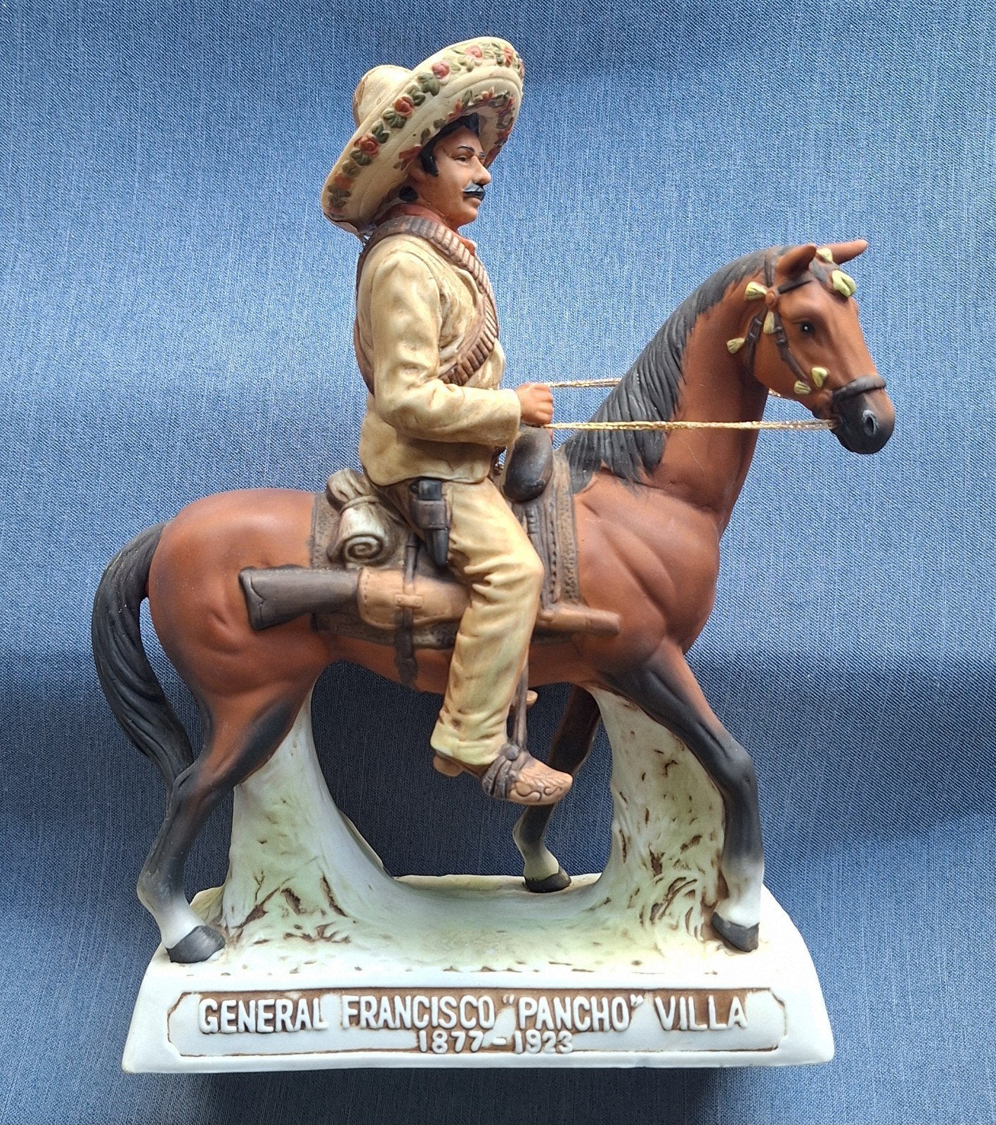 Beeld Pancho Villa te paard - porselein, Verzamelen, Ophalen of Verzenden, Gebruikt, Mens