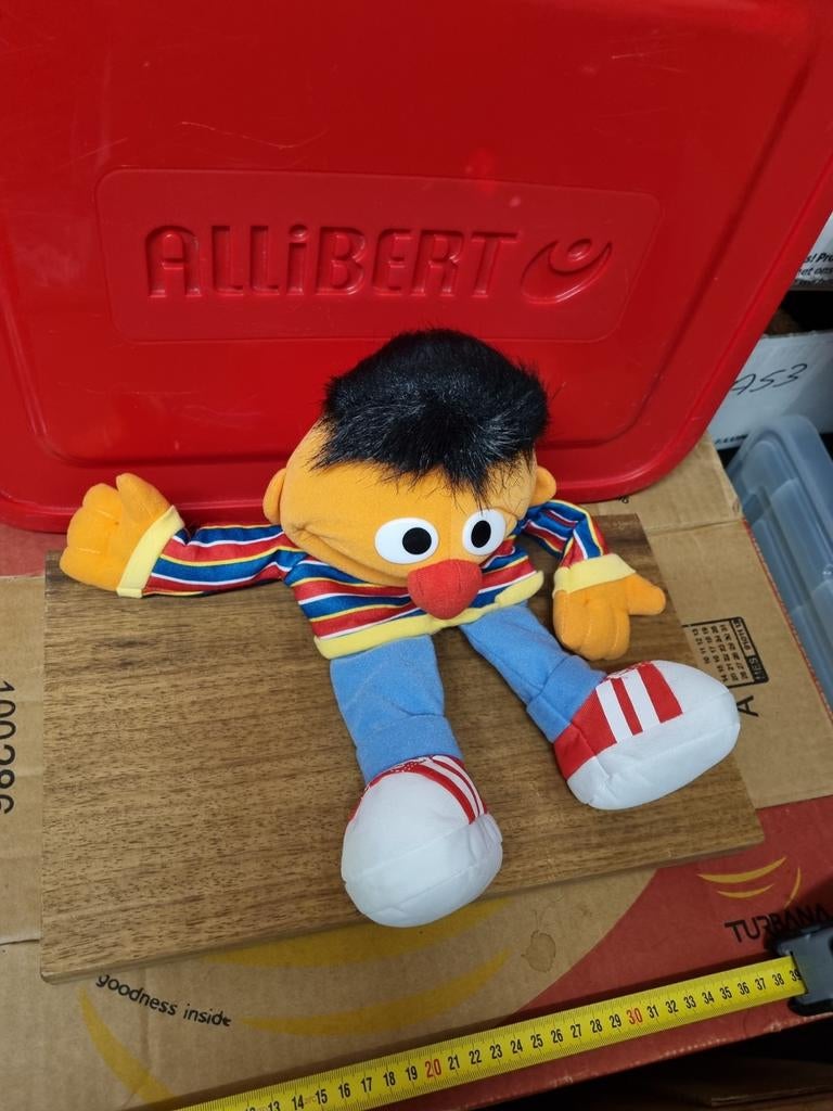 Ernie Sesamstraat handpop knuffel nr 29, Ophalen of Verzenden, Overige typen