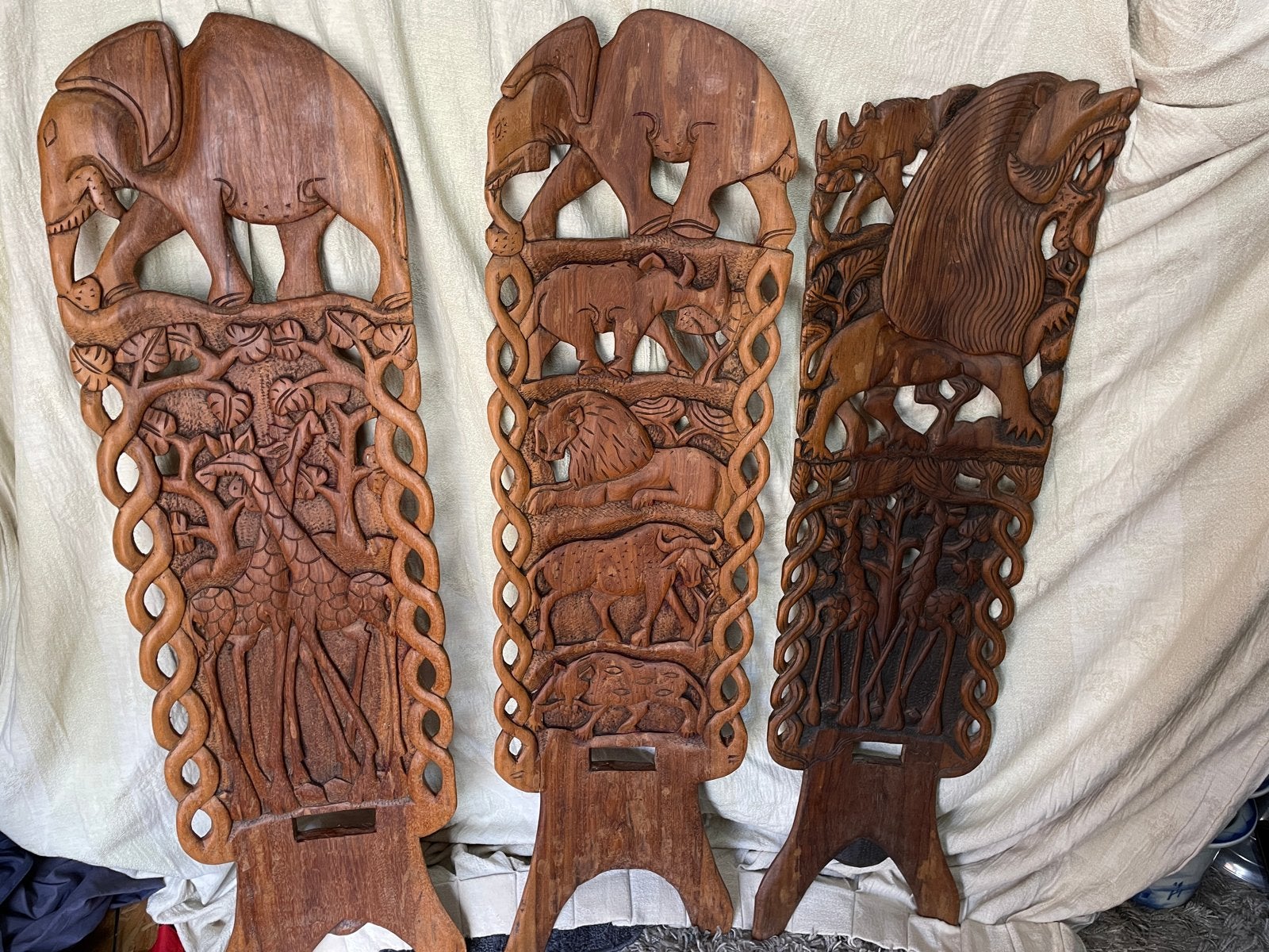 Set van 3 grote Afrikaanse handgesneden houten wandpanelen, Antiek en Kunst, Wanddecoratie, Bruin, Afrika, Gesneden