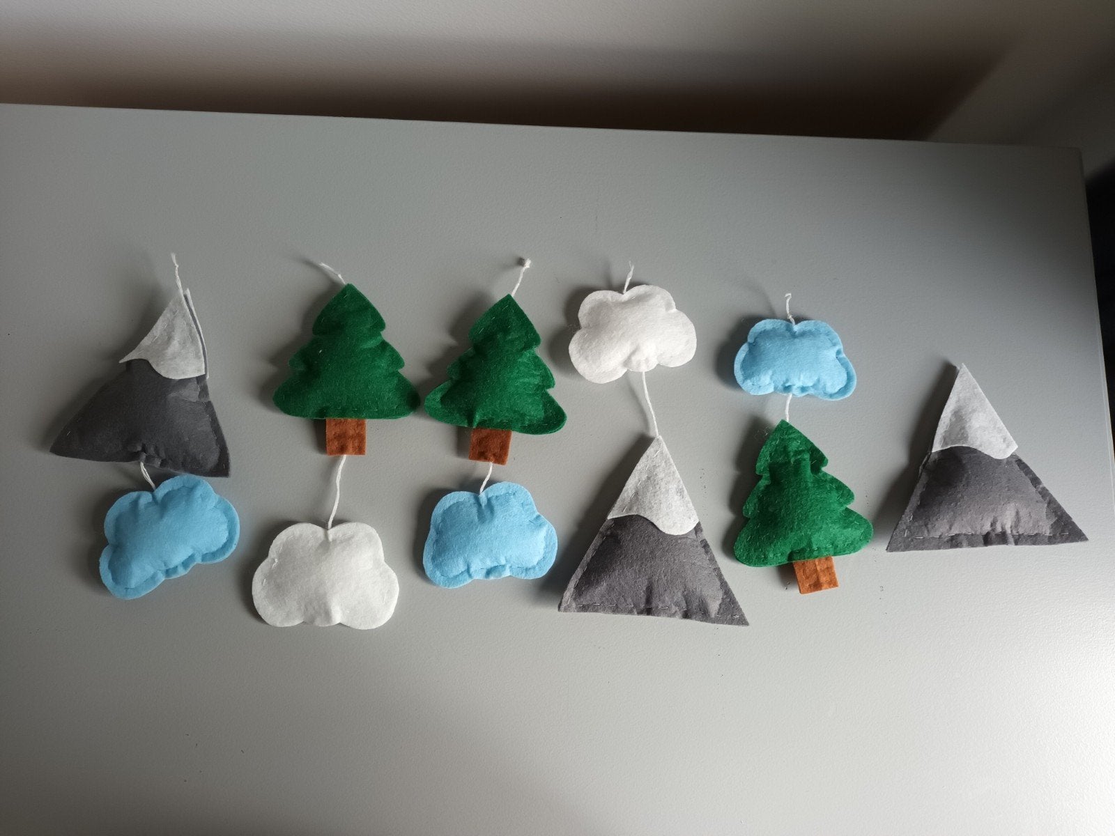 Vilten hangers 11x hanger van vilt berg boom den wolk wolkje, Ophalen of Verzenden, Nieuw, Versiering
