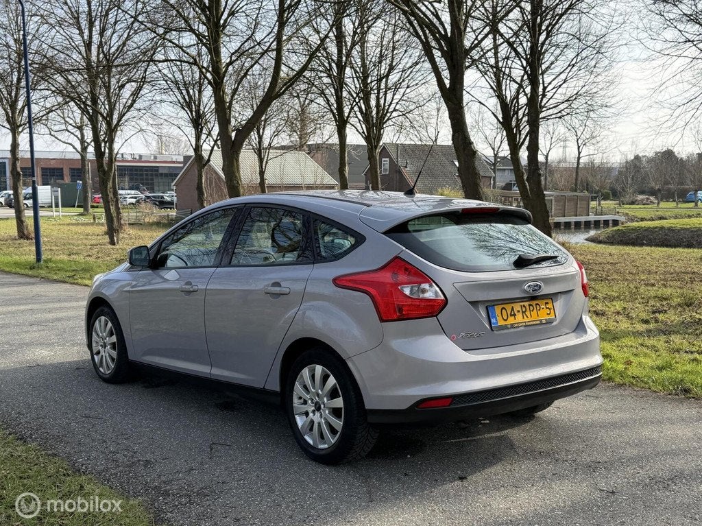 Ford Focus 1.6 TI-VCT Trend*APK 9/26*NAVI*AIRCO*5 DRS, Stof, Gebruikt, 4 cilinders, 635 kg