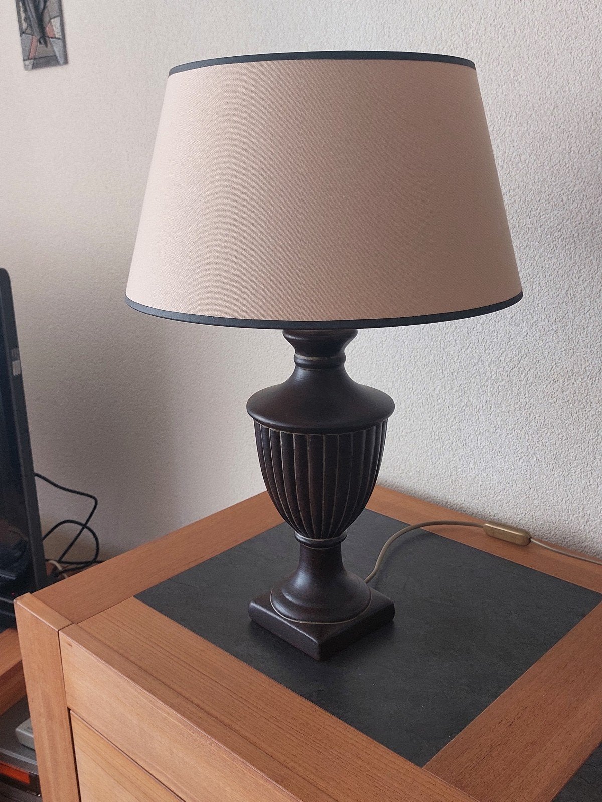 Klassieke tafellamp met beige kap, Beige, Met schakelaar, Gebruikt, Ophalen of Verzenden