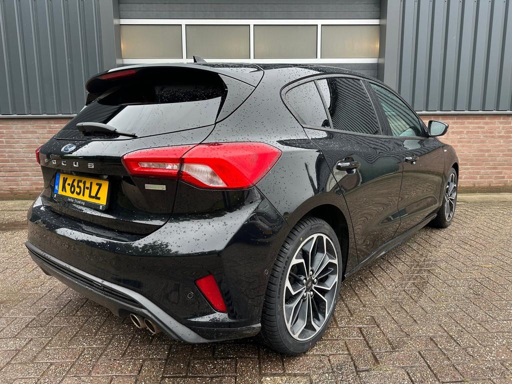 Ford Focus 1.0 EcoBoost Vignale ST-Line / Clima / Camera, Auto's, Ford, Gebruikt, Zwart, Bedrijf, Handgeschakeld