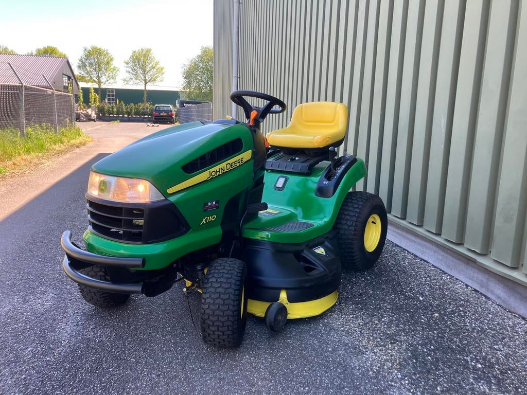 Nette john deere X110 zitmaaier hydrostaat mulch, Tuin en Terras, Zitmaaiers, Ophalen, Zo goed als nieuw