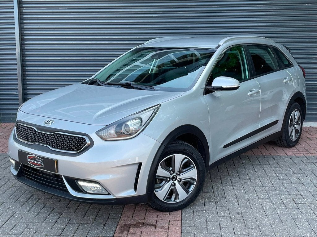 Kia Niro 1.6 GDi Hybrid DynamicLine Export ONLY! Automaat |, Auto's, Kia, Gebruikt, Euro 6, Leder en Stof, 1390 kg