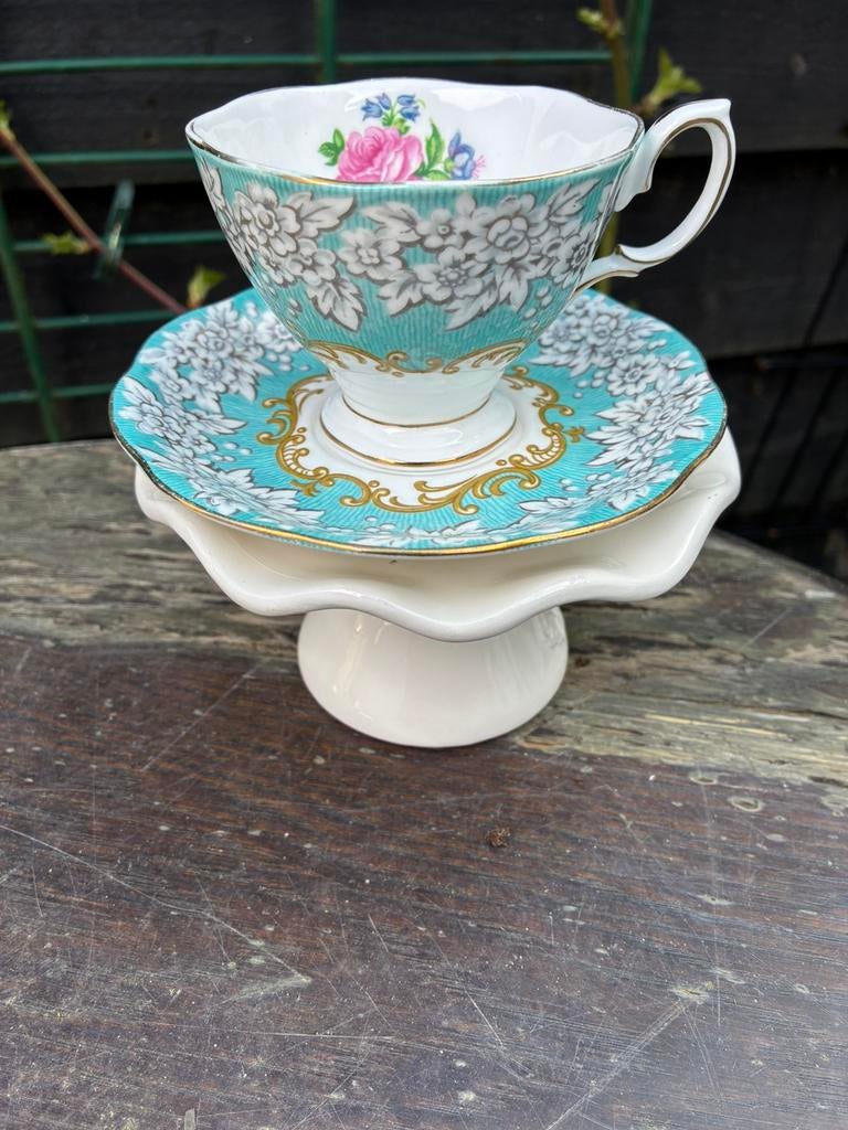 Vintage Royal Albert Enchantment kop en schotel, Antiek en Kunst, Ophalen of Verzenden