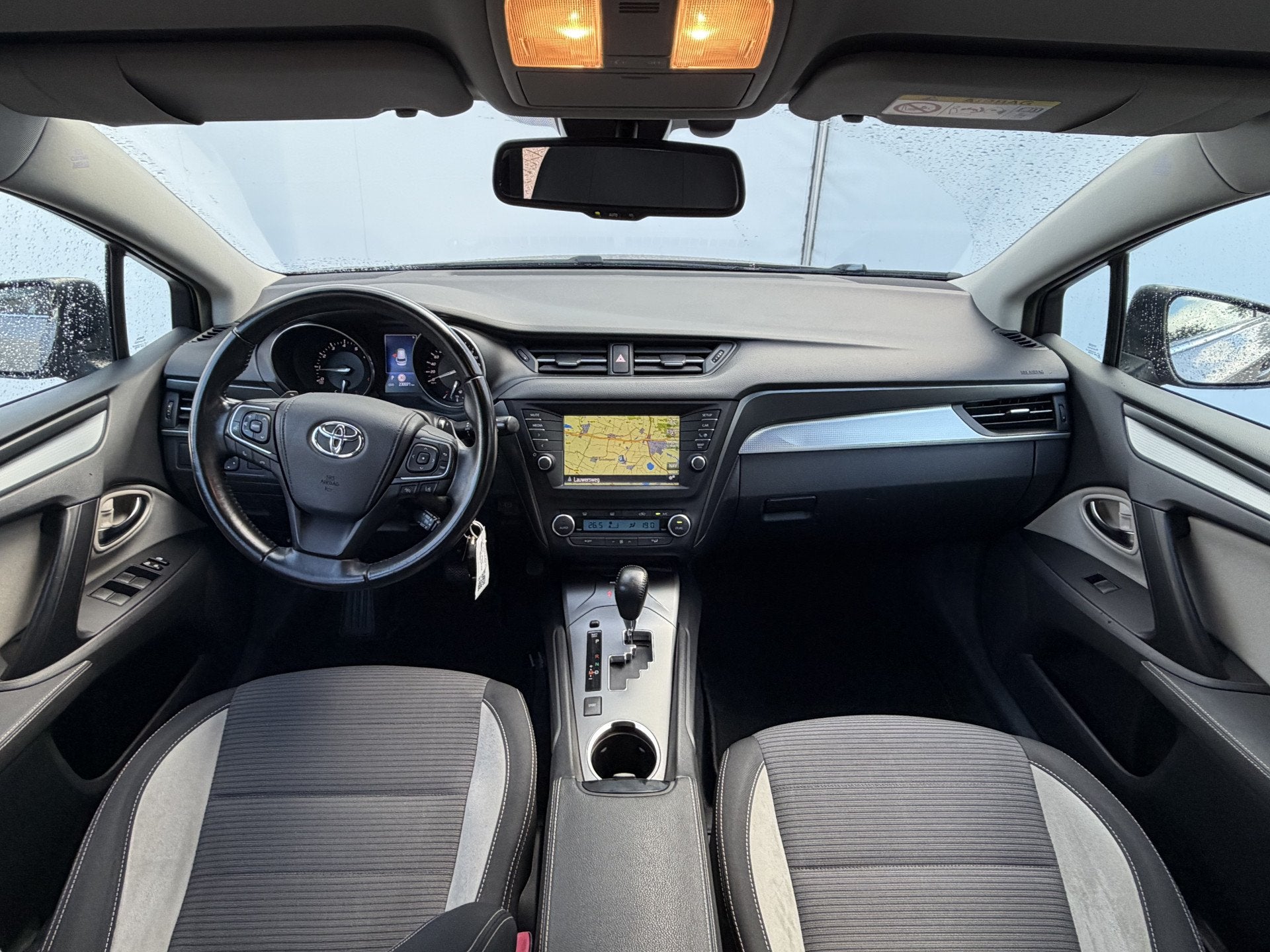 Foto 4 van Toyota Avensis Touring Sports 1.8 VVT-i Lease Pro Automaat T