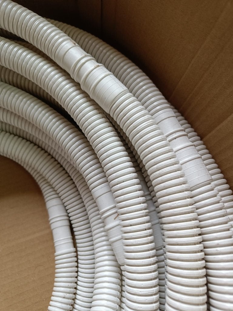 Witte flexibele geribbelde afvoerbuis / slang – ca. Ø 40 mm, Ophalen, Afvoer, Pvc, Zo goed als nieuw