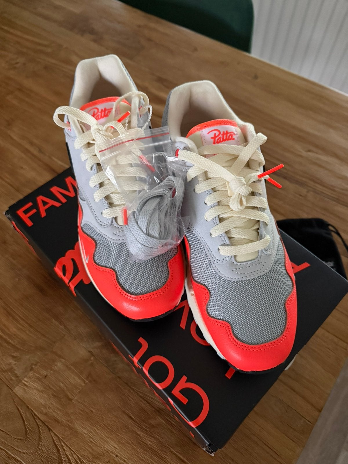 Nike air max 1 wave Patta., Ophalen of Verzenden, Zo goed als nieuw, Overige kleuren