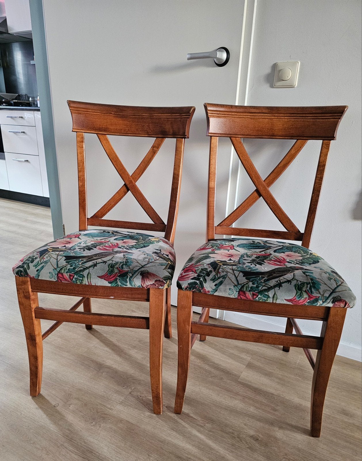 2 Tommychairs Cross eetkamerstoelen - Prachtige staat, Ophalen