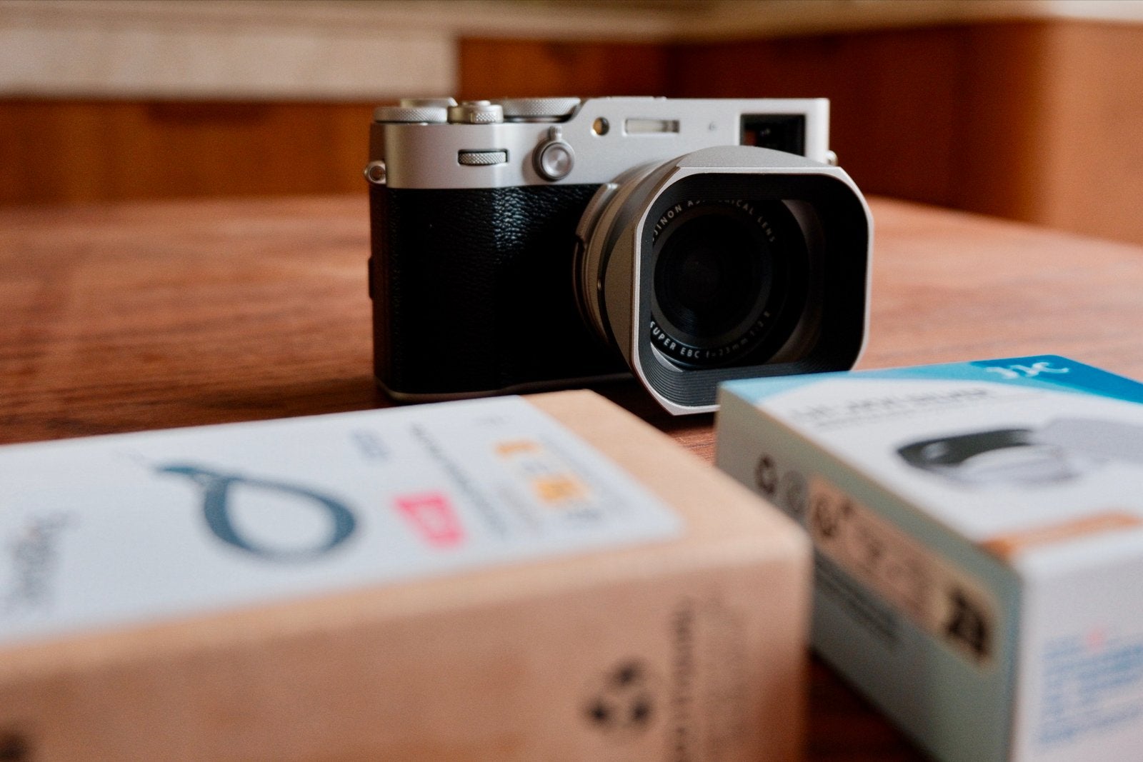 Fujifilm X100VI Zilver - Zo goed als nieuw met accessoires, Ingebouwde flitser, Ophalen of Verzenden, Zo goed als nieuw, Fujifilm