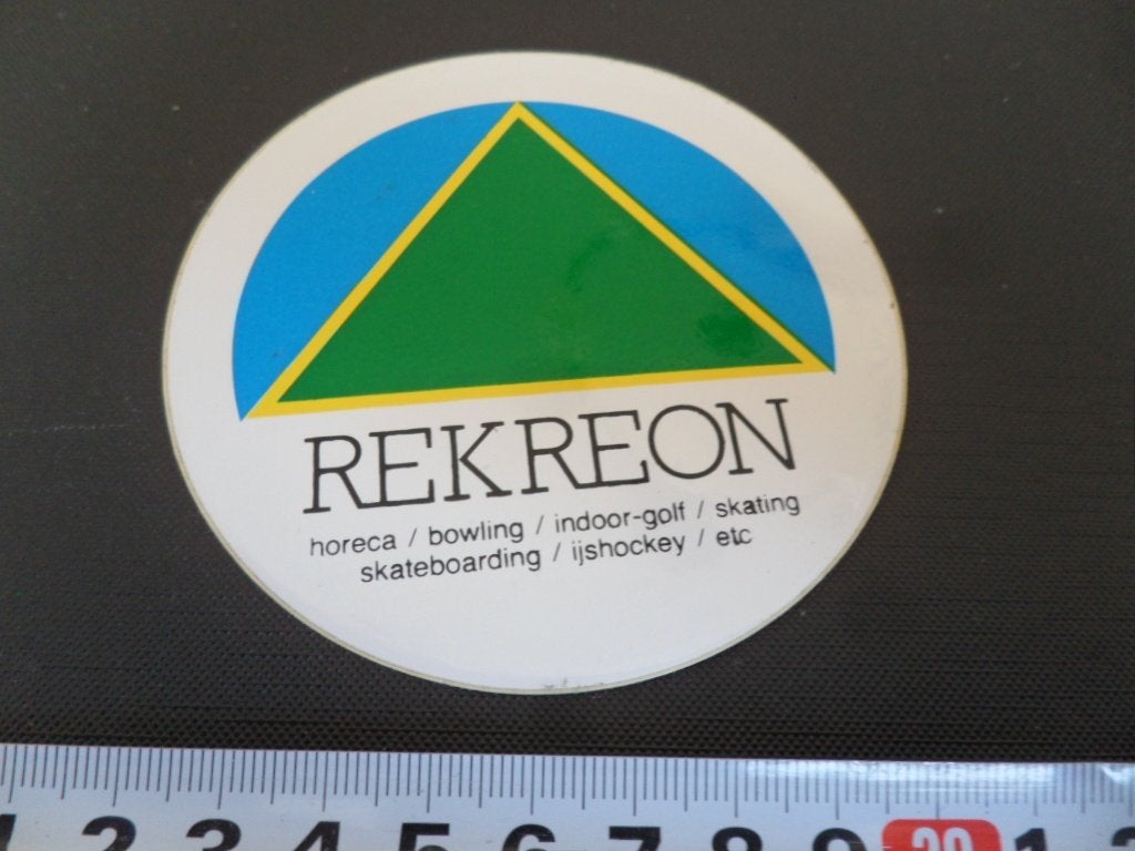 sticker REKREON horeca bowling indoor-golf skating ijshockey, Ophalen, Zo goed als nieuw