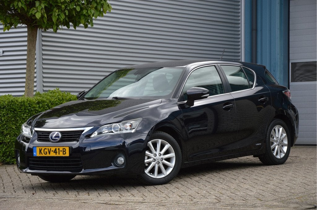 Lexus CT 200h Business Line LEDER | CAMERA | NAVI | CARPLAY, Auto's, Lexus, Gebruikt, Zwart, 4 cilinders, 1415 kg