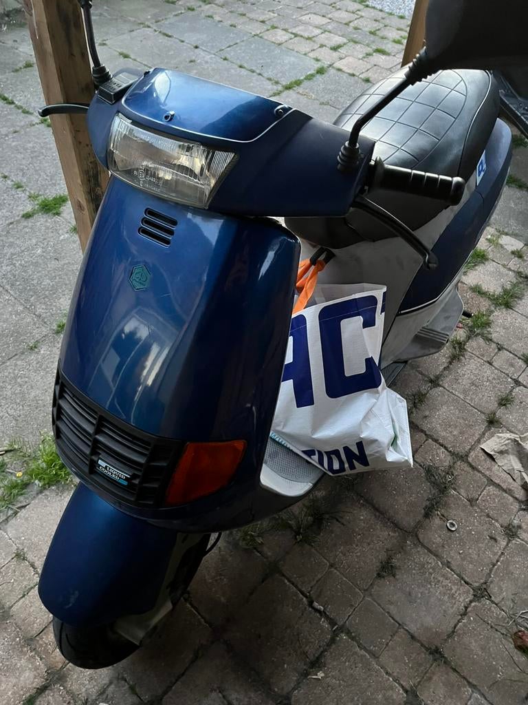 Piaggio quarts, Fietsen en Brommers, Brommeronderdelen | Scooters, Gebruikt, Ophalen