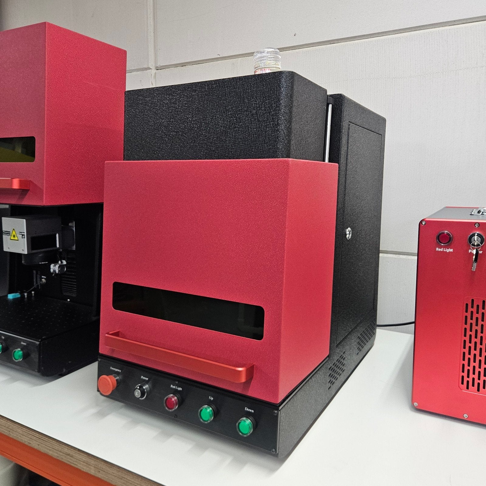 Lasermachine Nieuw 30 W Gesloten Fiberlaser Graveermachine, Ophalen of Verzenden