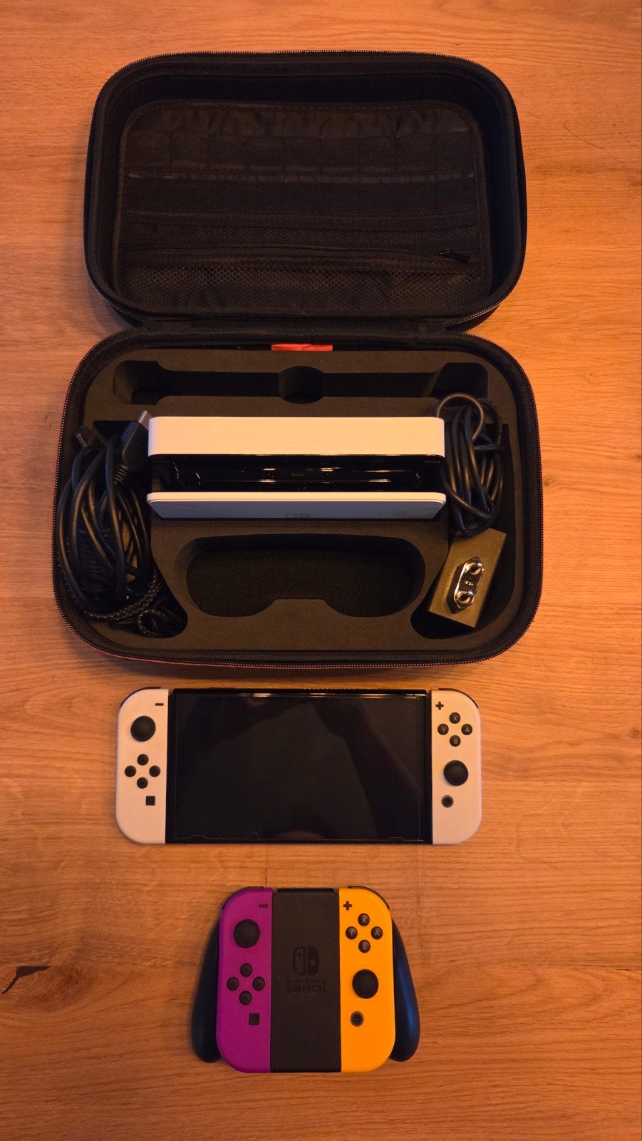 Nintendo Switch OLED Wit met extra Joy-Cons en hoes, Spelcomputers en Games, Spelcomputers | Nintendo Switch, Ophalen of Verzenden