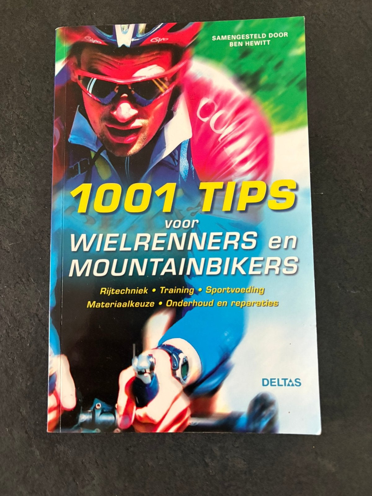 B. Hewitt - 1001 tips voor wielrenners en mountainbikers, Boeken, Lopen en Fietsen, Ophalen of Verzenden, Zo goed als nieuw, B. Hewitt
