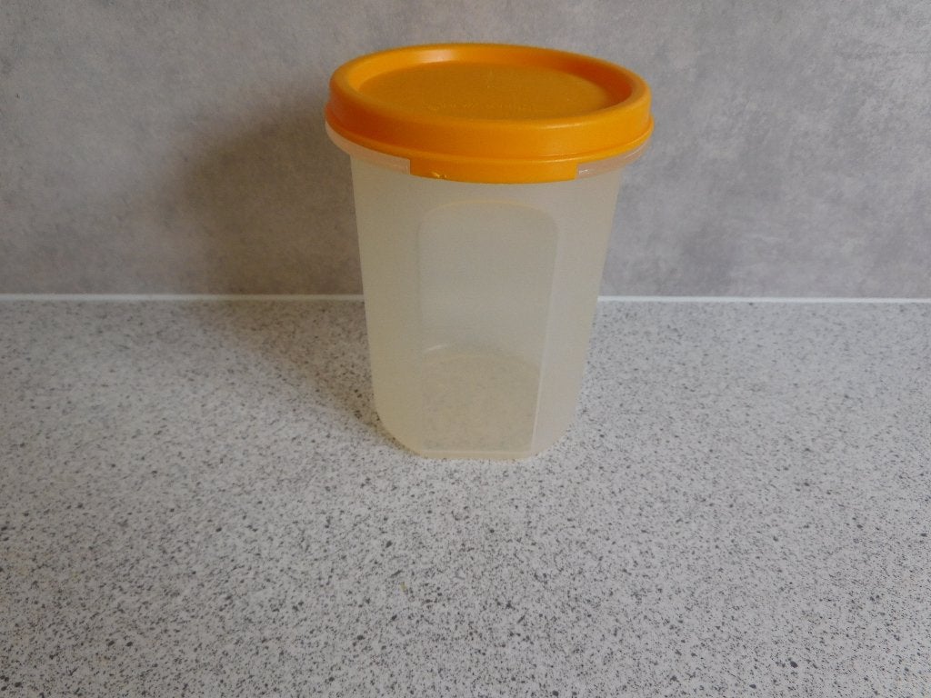 Tupperware Ruimtespaarder 440 ml. Geel, Ophalen of Verzenden, Zo goed als nieuw, Geel, Bus of Trommel