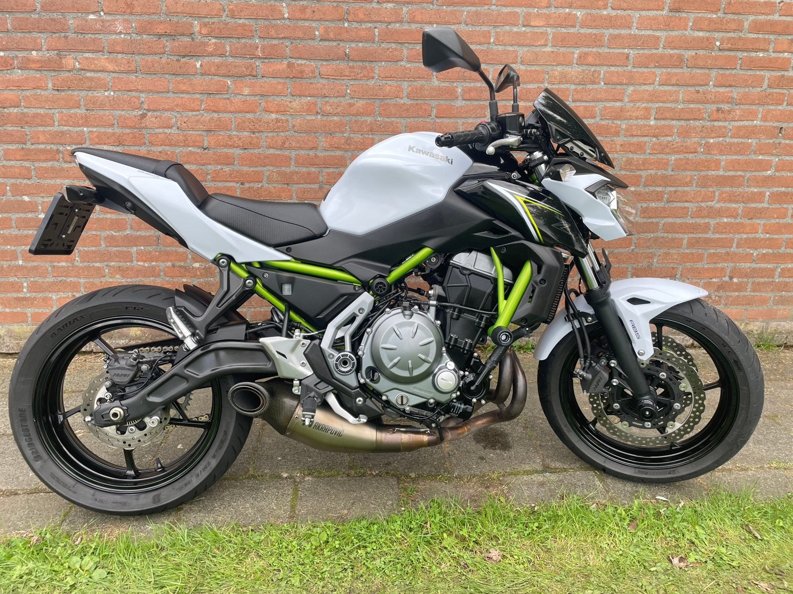 Kawasaki Z650 | A2 Vol Vermogen | Akrapovic | Veel extra's, 2 cilinders, Occasion, Particulier, Minimaal motorrijbewijs A2