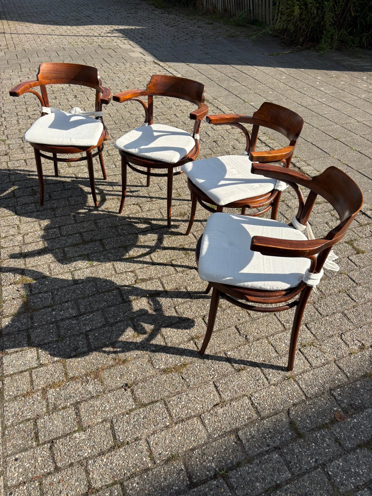 4 vintage Ligna Thonet bentwood caféstoelen met armleuning, Ophalen, Gebruikt, Bruin, Vintage