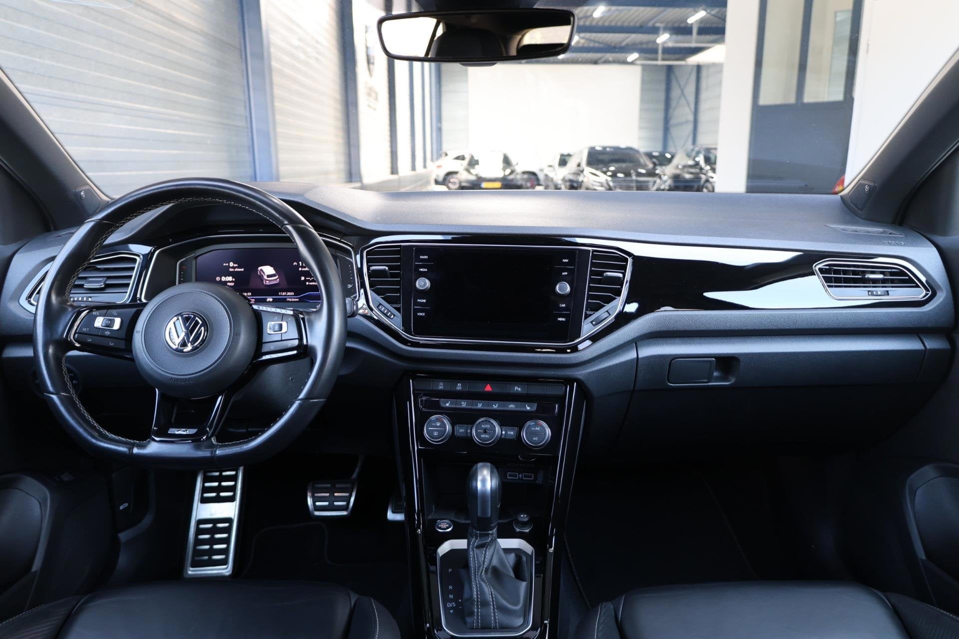 Volkswagen T-Roc 2.0 TSI 4Motion R 301+PK BTW/VIRTUAL/PANO/B, Auto's, Volkswagen, Automaat, Gebruikt, Automatische klimaatregeling