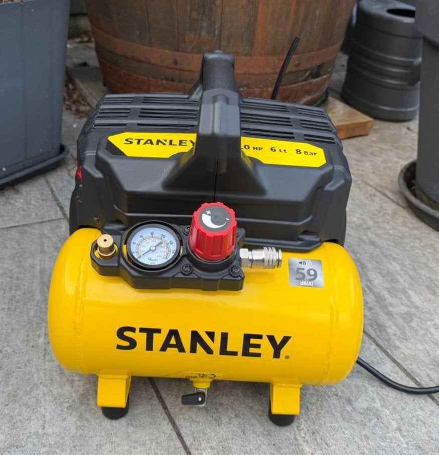 verschillende stanley compressors, Doe-het-zelf en Verbouw, 10 bar of meer, Nieuw, Ophalen of Verzenden, 25 tot 100 liter