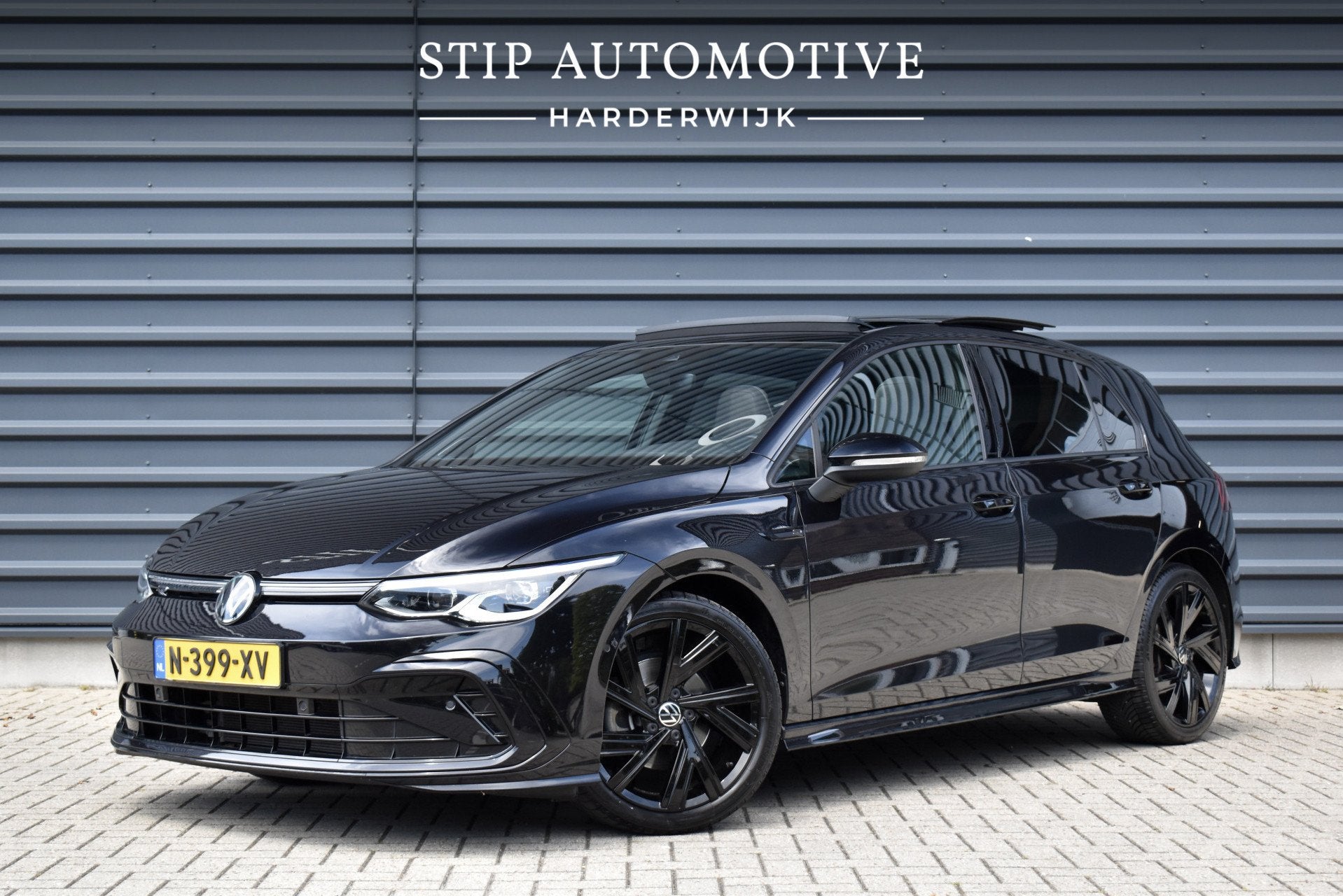 Volkswagen Golf 1.5 eTSI R-Line | Pano | Harman/Kardon | Mat, Auto's, 4 cilinders, 150 pk, Zwart, Bedrijf