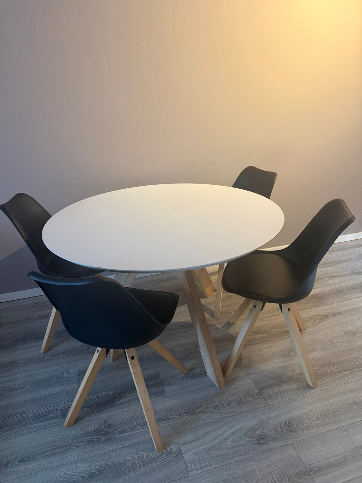 Witte ronde eetkamertafel, Ophalen, Zo goed als nieuw, Rond, 100 tot 150 cm