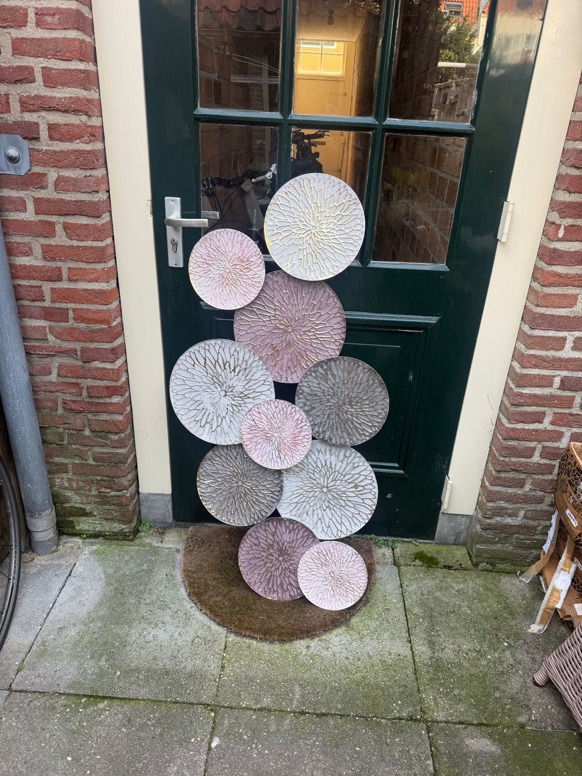 Metalen wanddecoratie in roze, grijs en wit, Metaal, Gebruikt, Meerkleurig, Decoratieobject