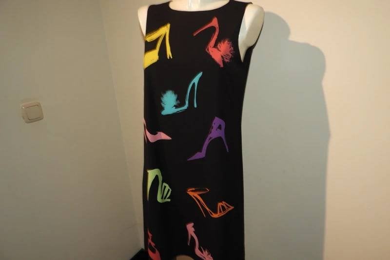Boutique Moschino pracht jurk schoen print in kleuren D38, Maat 38/40 (M), Zo goed als nieuw, Knielengte, Boutique Moschino