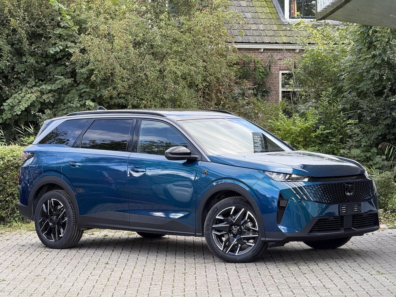 Peugeot 5008 1.2 Hybrid 145 GT 7p | Navigatie | Zwart dak |, Auto's, Automaat, 145 pk, Gebruikt, 1199 cc