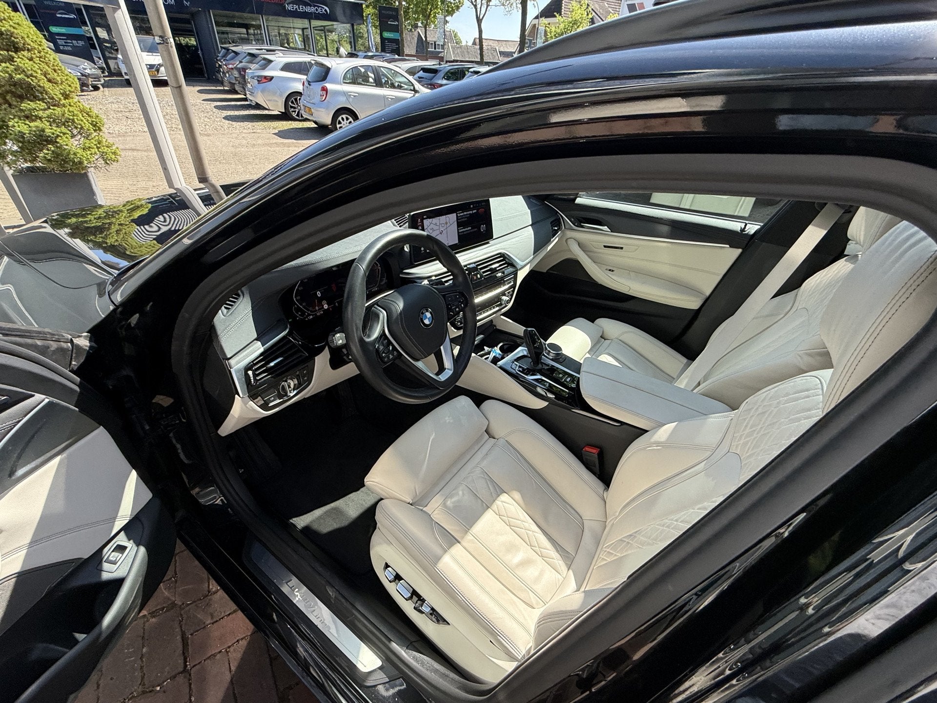 Foto 62 van BMW 5 Serie Touring 520i High Executive | Pano | Leder | 04-