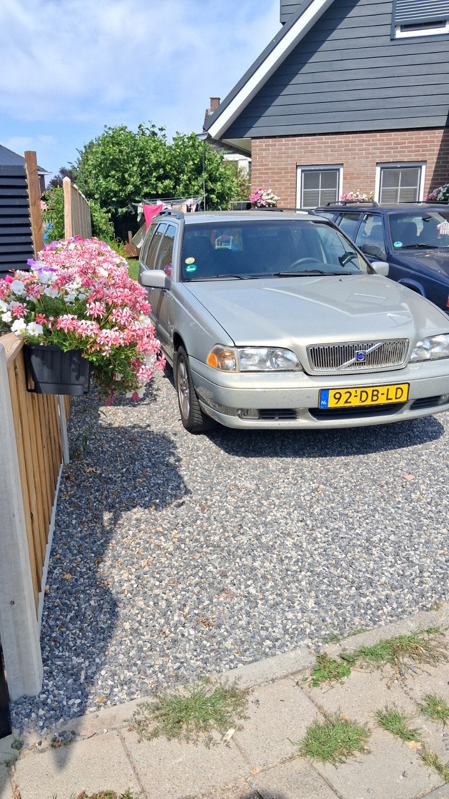 Volvo V70 2.4 140PK 1999 Grijs, Voorwielaandrijving, 1436 kg, Particulier, 1600 kg