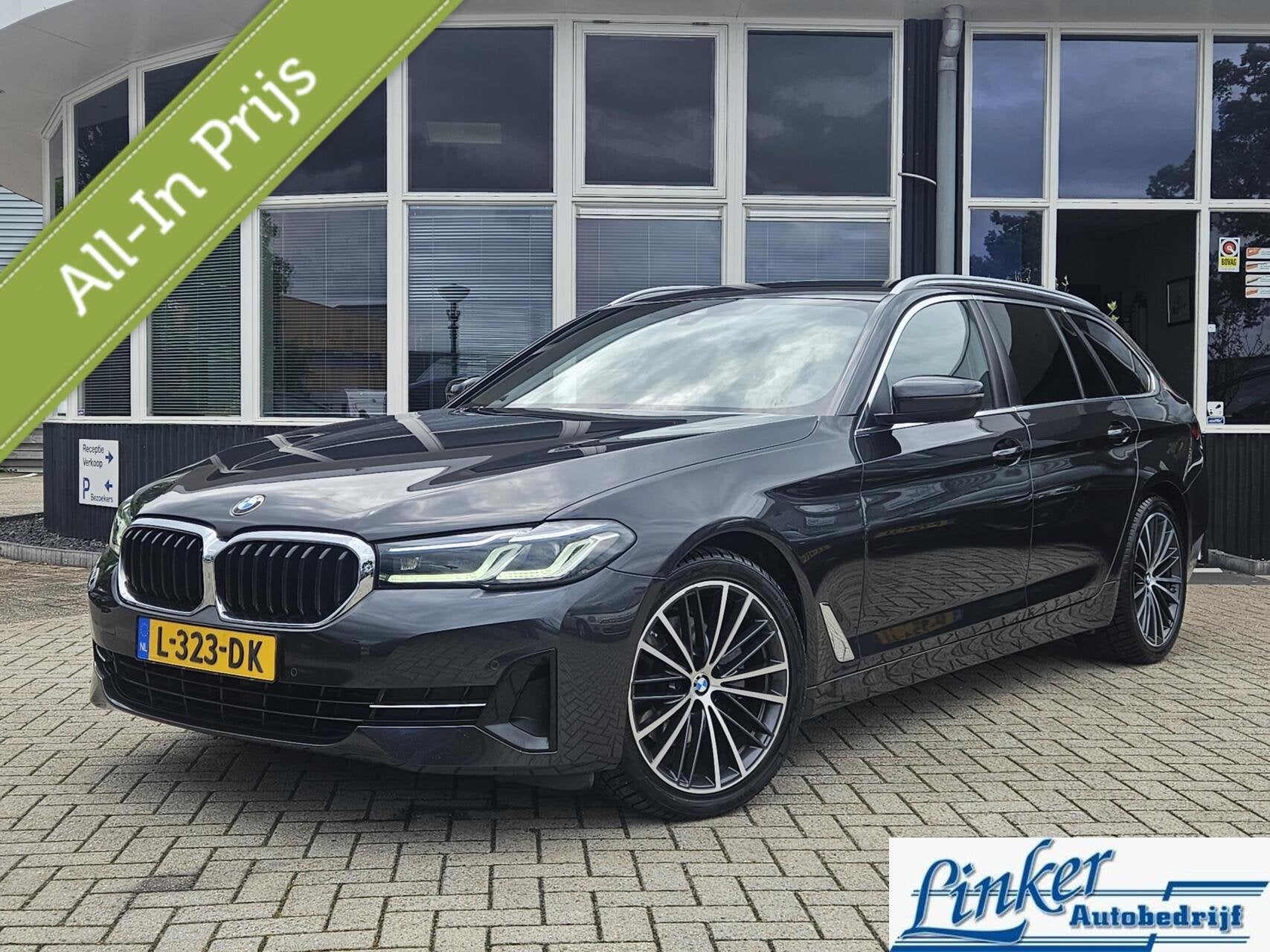 BMW 5-serie Touring 520i Executive LEDER/NL-AUTO- CARPLAY, Auto's, 1998 cc, Gebruikt, Euro 6, 4 cilinders