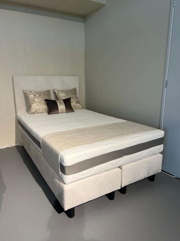 120x200 boxspring showroom model