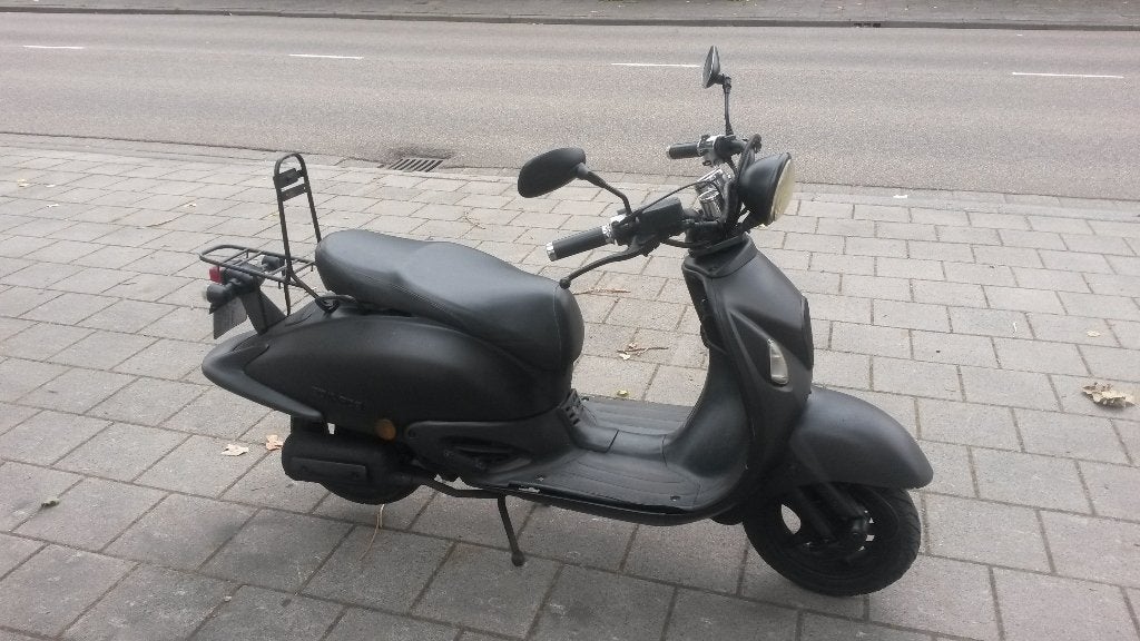 sym agm retro geel kenteken, Fietsen en Brommers, Scooters | Overige merken, Gebruikt, Ophalen of Verzenden, Benzine