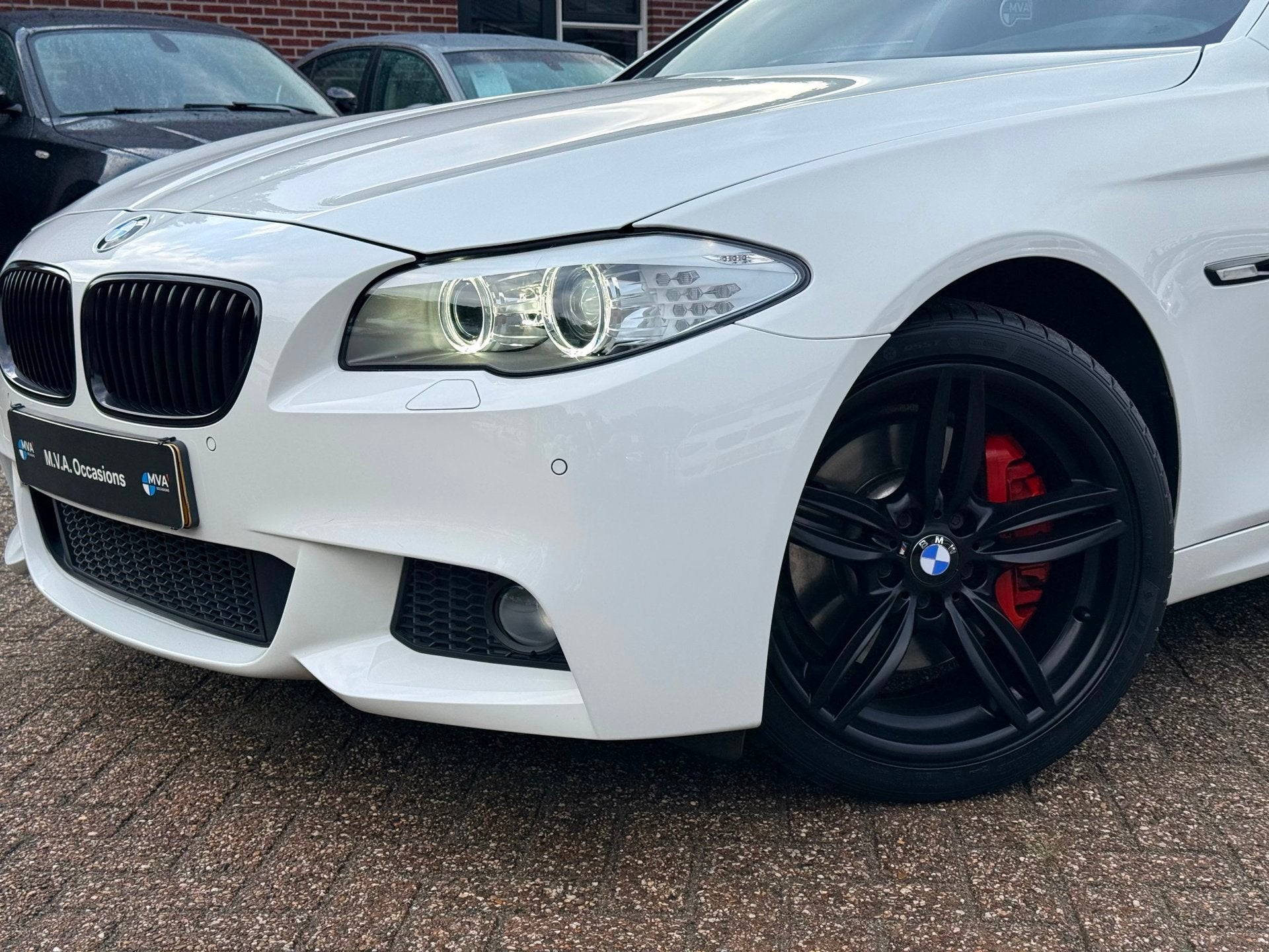 BMW 5-serie 528i High Executive M Sport|Nieuwe Ketting|Trekh, Automaat, Euro 5, Gebruikt, Zwart