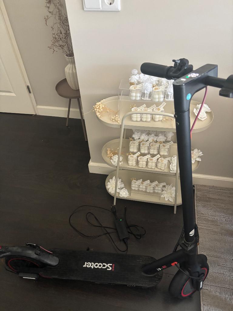 Elektrische step, Fietsen en Brommers, Steps, Ophalen, Zo goed als nieuw, Elektrische step (E-scooter), IScooter