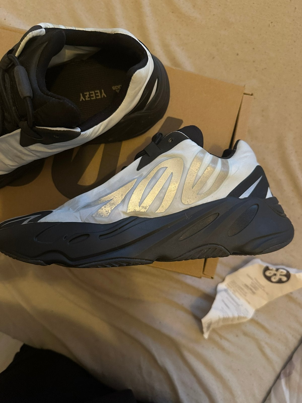 Originele yeezy 700 met bon, Ophalen of Verzenden, Zo goed als nieuw