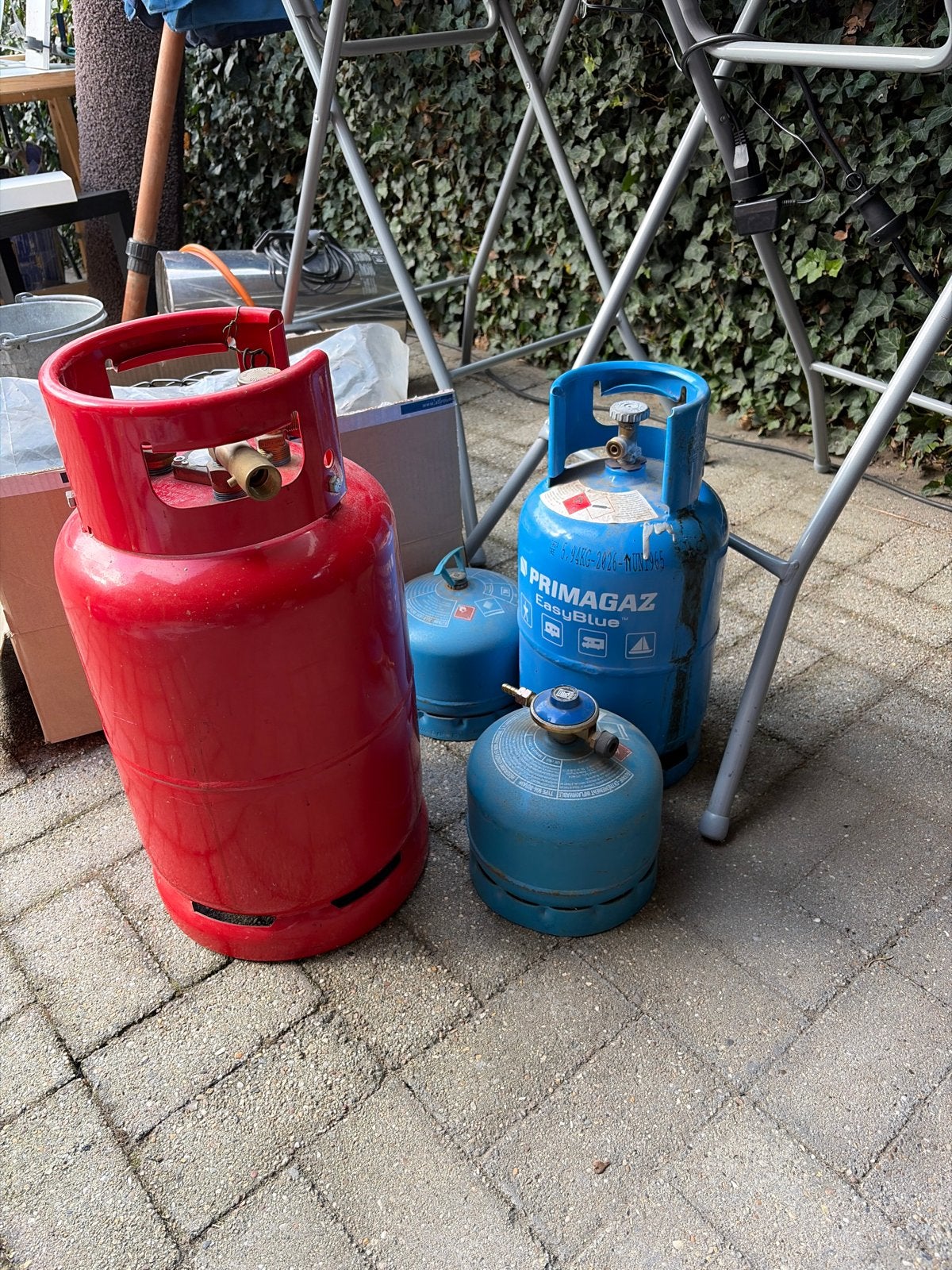 Gasflessen (rood en blauw) - Diverse maten, Ophalen, Gebruikt