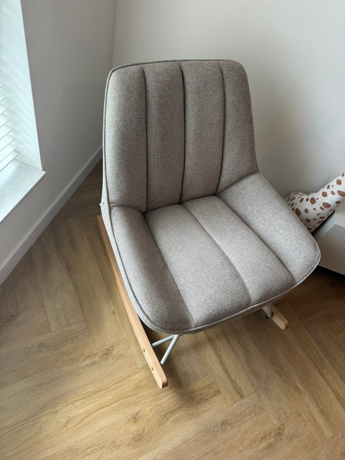 Kave Home schommelstoel, Ophalen, Hout, Minder dan 75 cm, Zo goed als nieuw